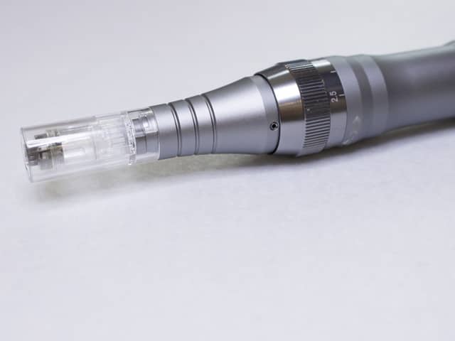 Derma Pen Microneedling device